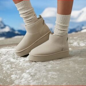 NEW!!!  AMERICAN EAGLE The Hangout Booties - SIZE 9